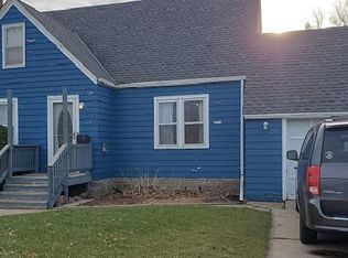 1001 River Rd, Windom, MN 56101