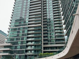 33 Bay St #3702, Toronto, ON M5J2Z3