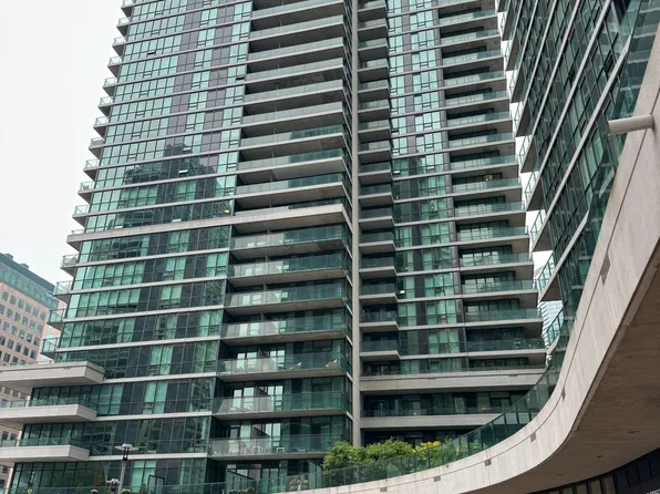 33 Bay St, Toronto, ON