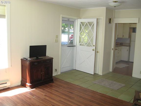5th image of 150 NW Homeward Ave