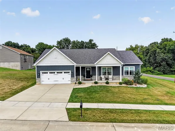 1001 Patricia Ann Dr, Wentzville, MO 63385