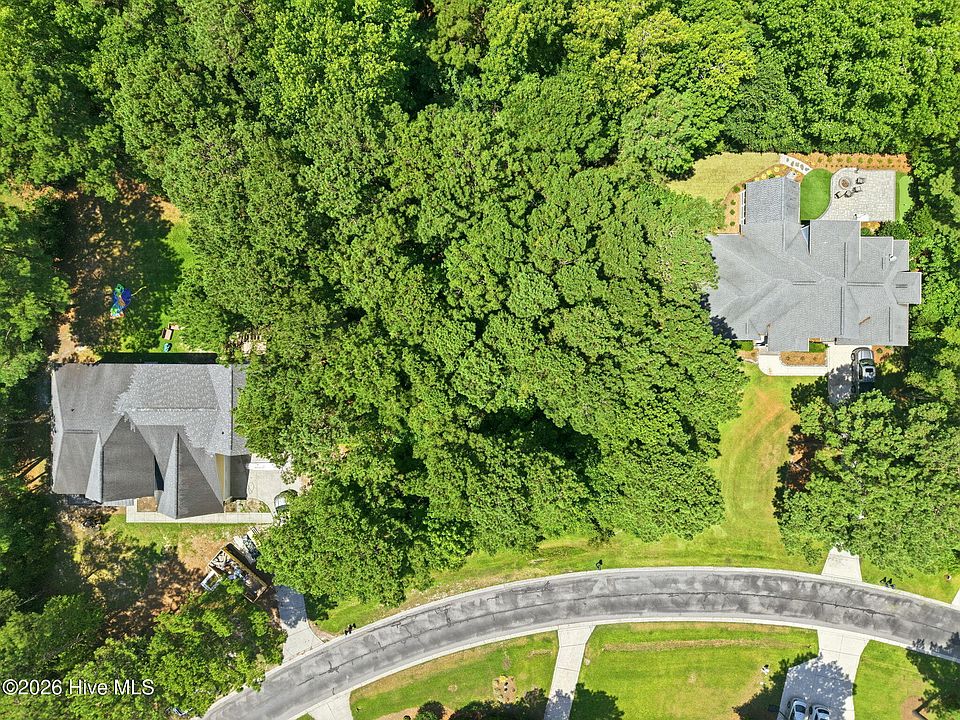1st image of 135 Hydrangea Lane