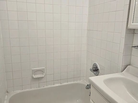 5th image of 1372 1st Ave APT 2D