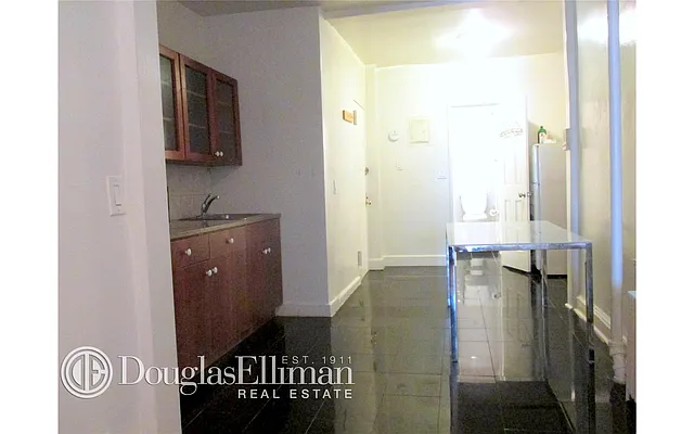 Rented by Douglas Elliman | media 15