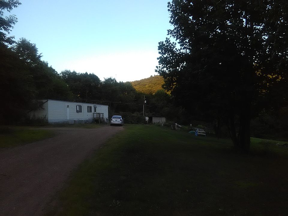 1st image of 28 Stonehedge Ln