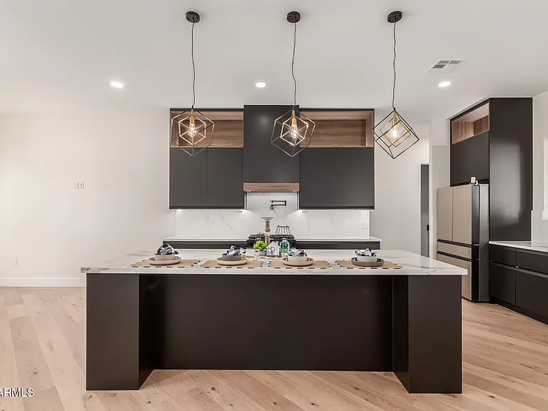 3014 E Avalon Dr — Photo 10