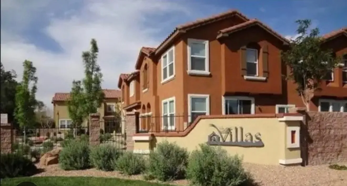 2 bed, 2.5 bath, 1723 sqft, $2,200 — Photo 1