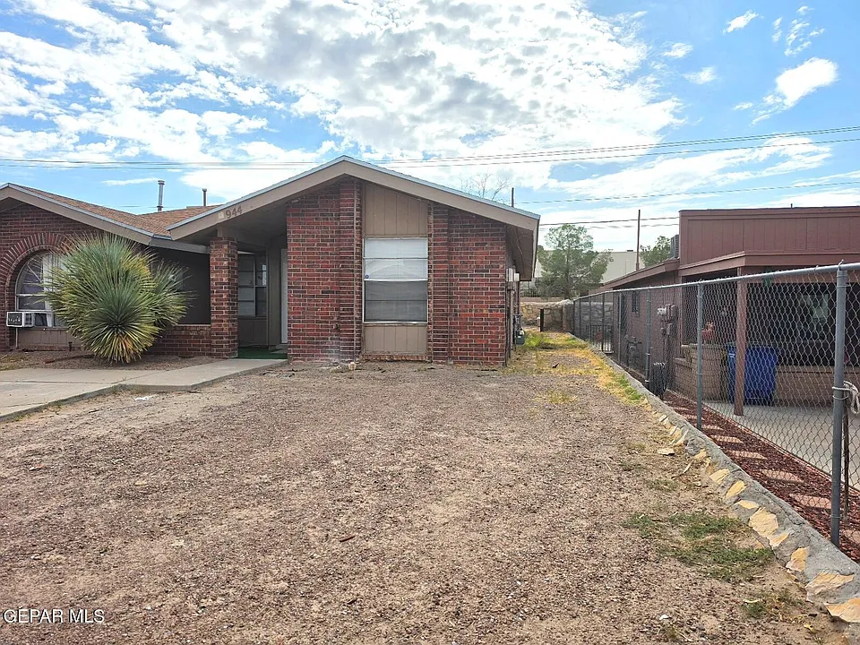 944 Montera Rd
