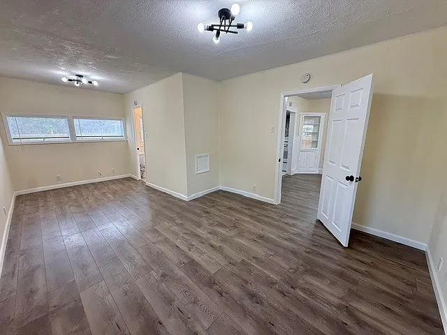 146 Meade St — Photo 12