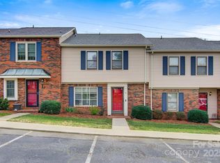 2705 N Center St APT 51, Hickory, NC 28601