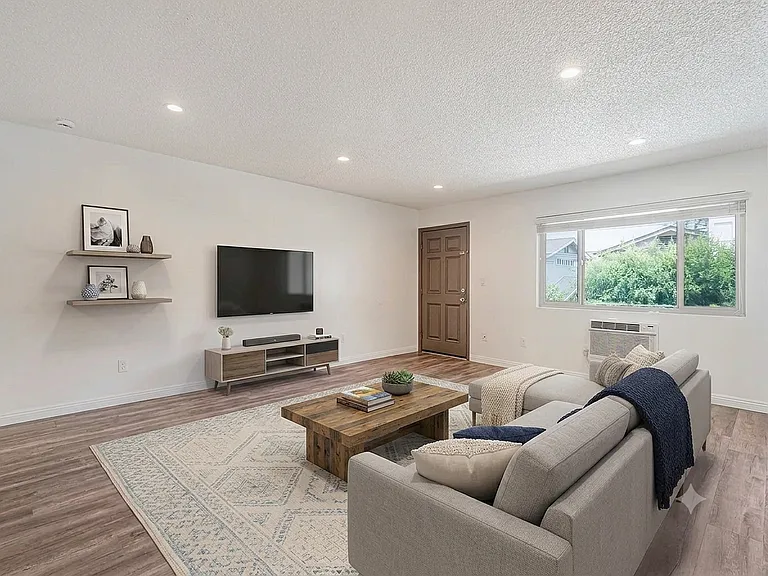 911 Monterey Ave #2 — Photo 2