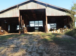562 Roach Rd, Decaturville, TN 38329