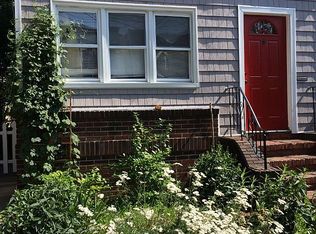 10234 85th Ave, Richmond Hill, NY 11418