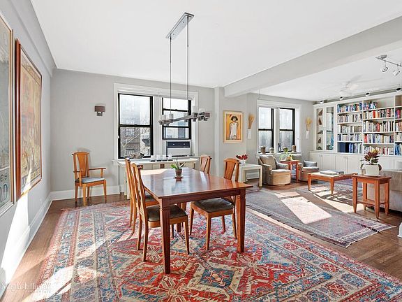 3rd image of 119 W 71st St APT 4A