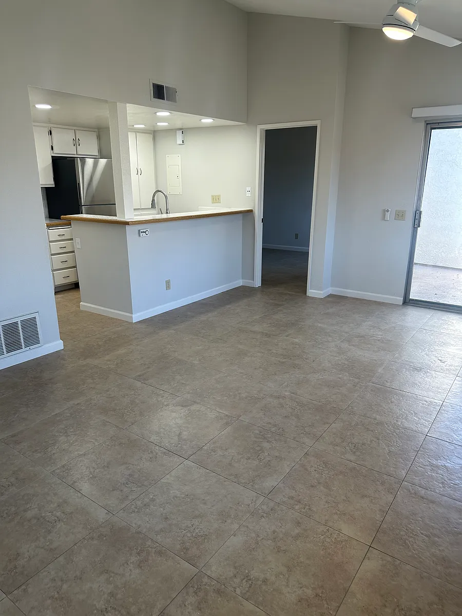 Building Photo - 23351 La Crescenta #308F