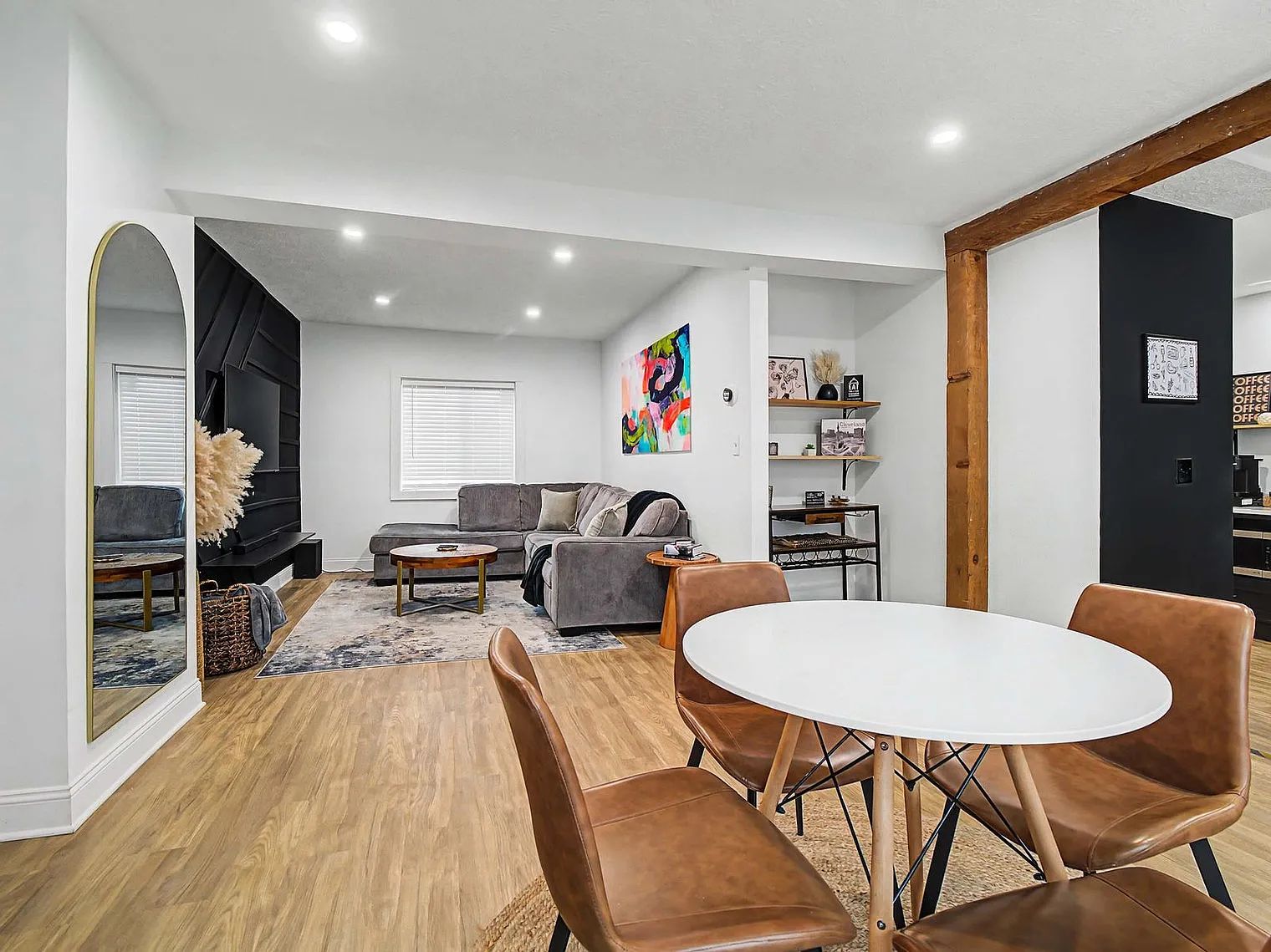 3 bed, 2.0 bath, 1528 sqft, $4,528 — Photo 4
