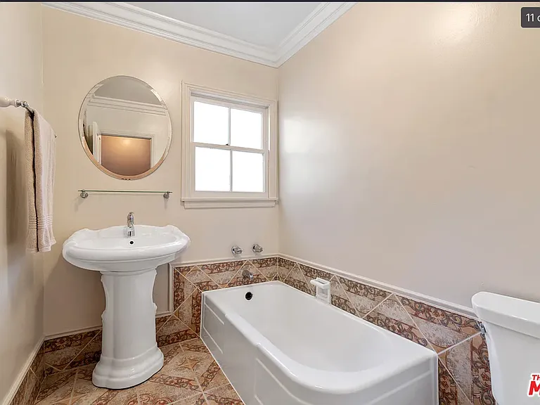 1248 S Ridgeley Dr — Photo 11