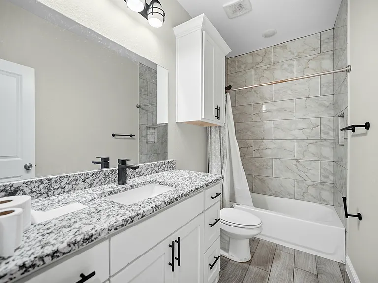 2125 Beaumont St — Photo 23