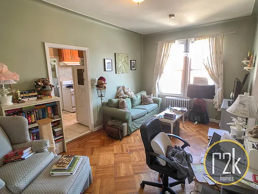 Rented by Realty 2000 Corp | media 5