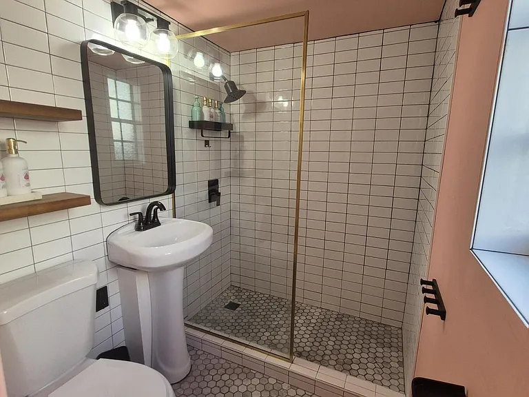 1007 SE 2nd Ct #2 — Photo 6