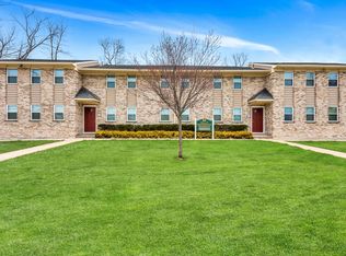 55 Taylor Ave #B4, Copiague, NY 11726