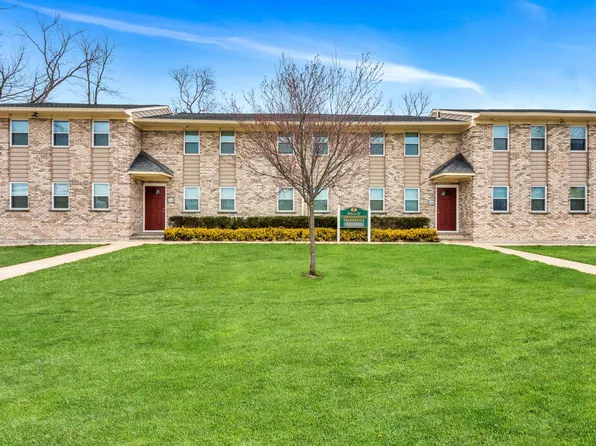 55 Taylor Ave #B4, Copiague, NY 11726