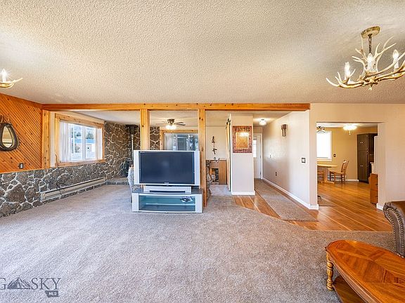 5th image of 255 Smith Creek Rd