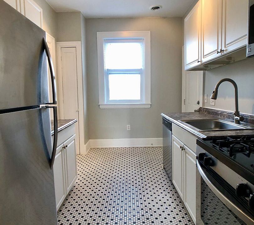 1st image of 8643 E Jefferson Ave APT 5