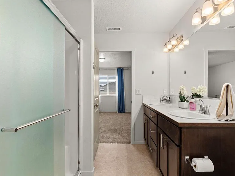 1526 N Minam Loop — Photo 14