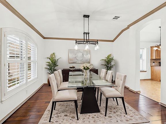 3rd image of 3519 Bennington Way
