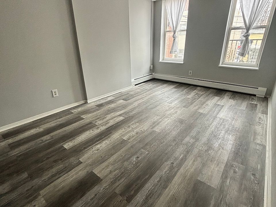 2nd image of 14 Sherman Ave APT 2
