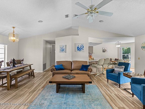4th image of 8052 Spring Hill Dr