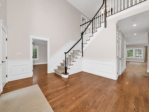 4th image of 6 Little Meadow Way