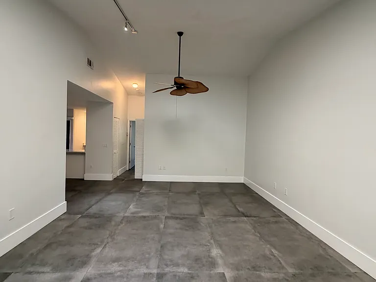 1531 Gabriel St — Photo 6