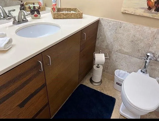 26 Diplomat Pkwy — Photo 5