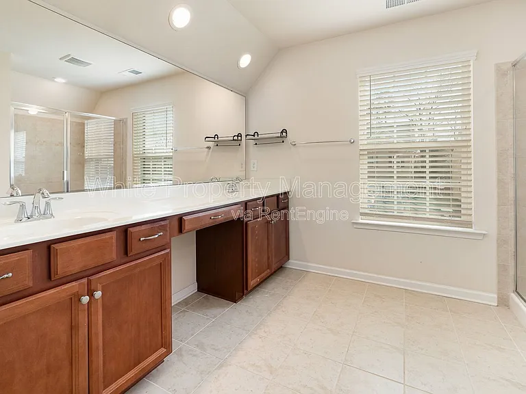 7922 Kelburn Ln — Photo 33