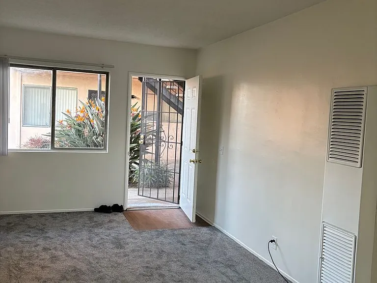 Sastre Apts & House — Photo 3