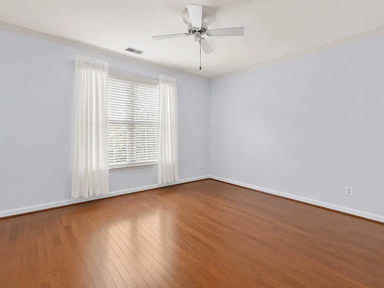 4804 Leighfield Valley Dr — Photo 20