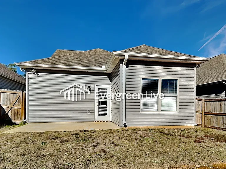 156 Park Dr N — Photo 15