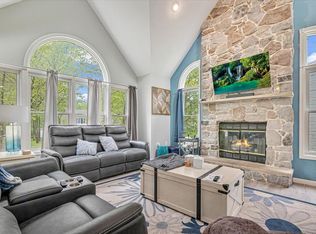 822 Trafalgar Rd, Tobyhanna, PA 18466