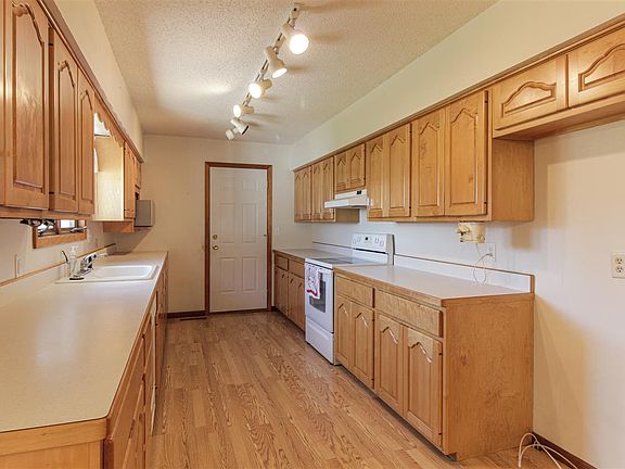 3rd image of 1814 D St