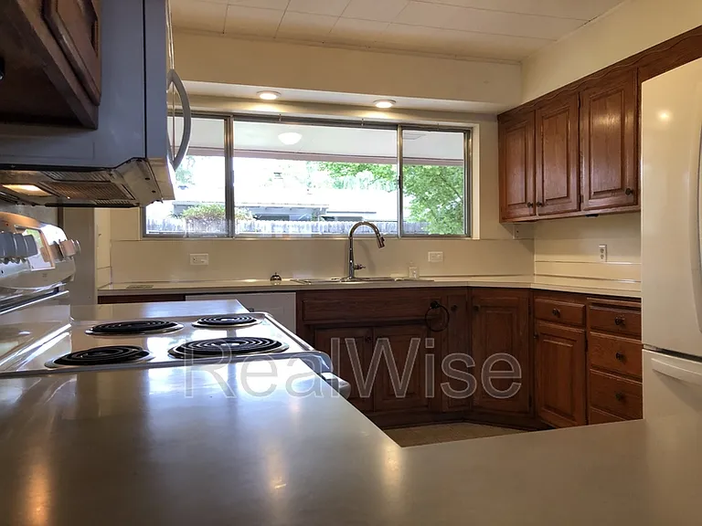710 NW Midland Ave — Photo 51