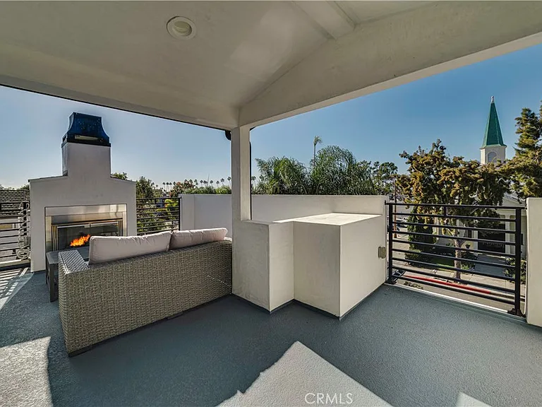 608 Heliotrope Ave — Photo 45