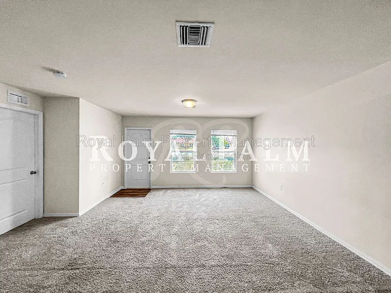 18321 Gibraltar Ln — Photo 5