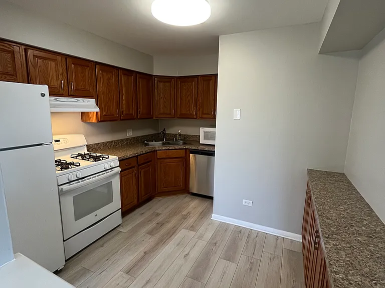 5 Parkside Ct #13 — Photo 12