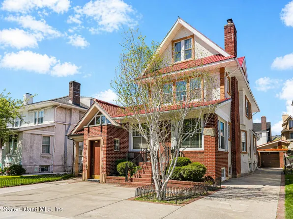 1720 W 11th St, Brooklyn, NY 11223