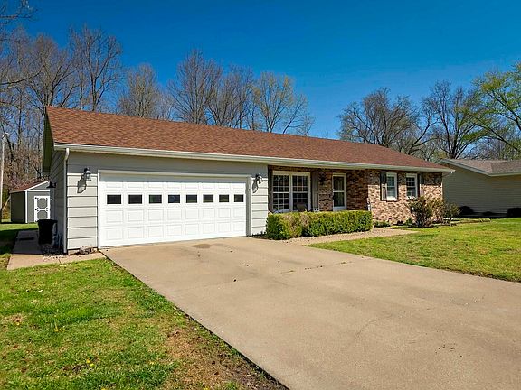 3rd image of 212 Patricia Ln