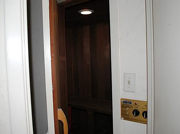 5th image of 3820 Country Club Dr W