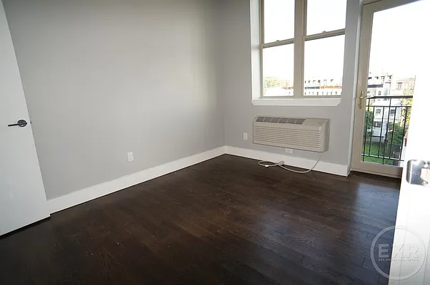 Rented by EXR | media 63