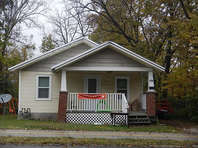 1st image of 403 W Worley St